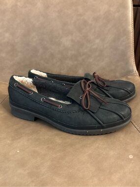 Ugg Australia black rubber fur line round toe shoes size 8.5